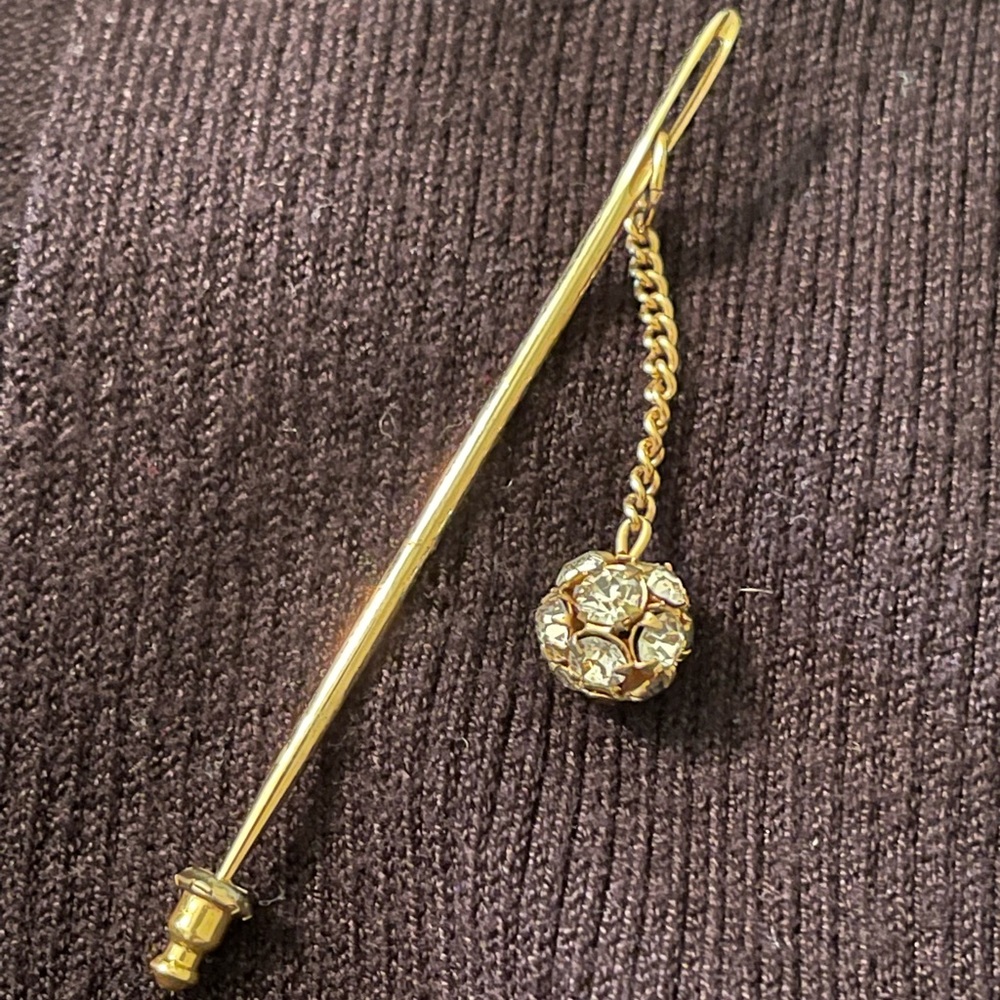 Vintage Gold Pin w/Dangly Rhinestone Ball